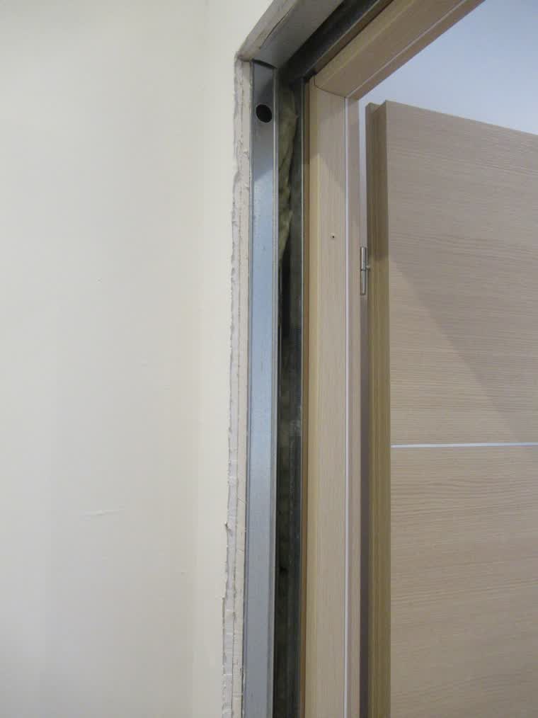 Ouverture créée dans une cloison pour recevoir une porte