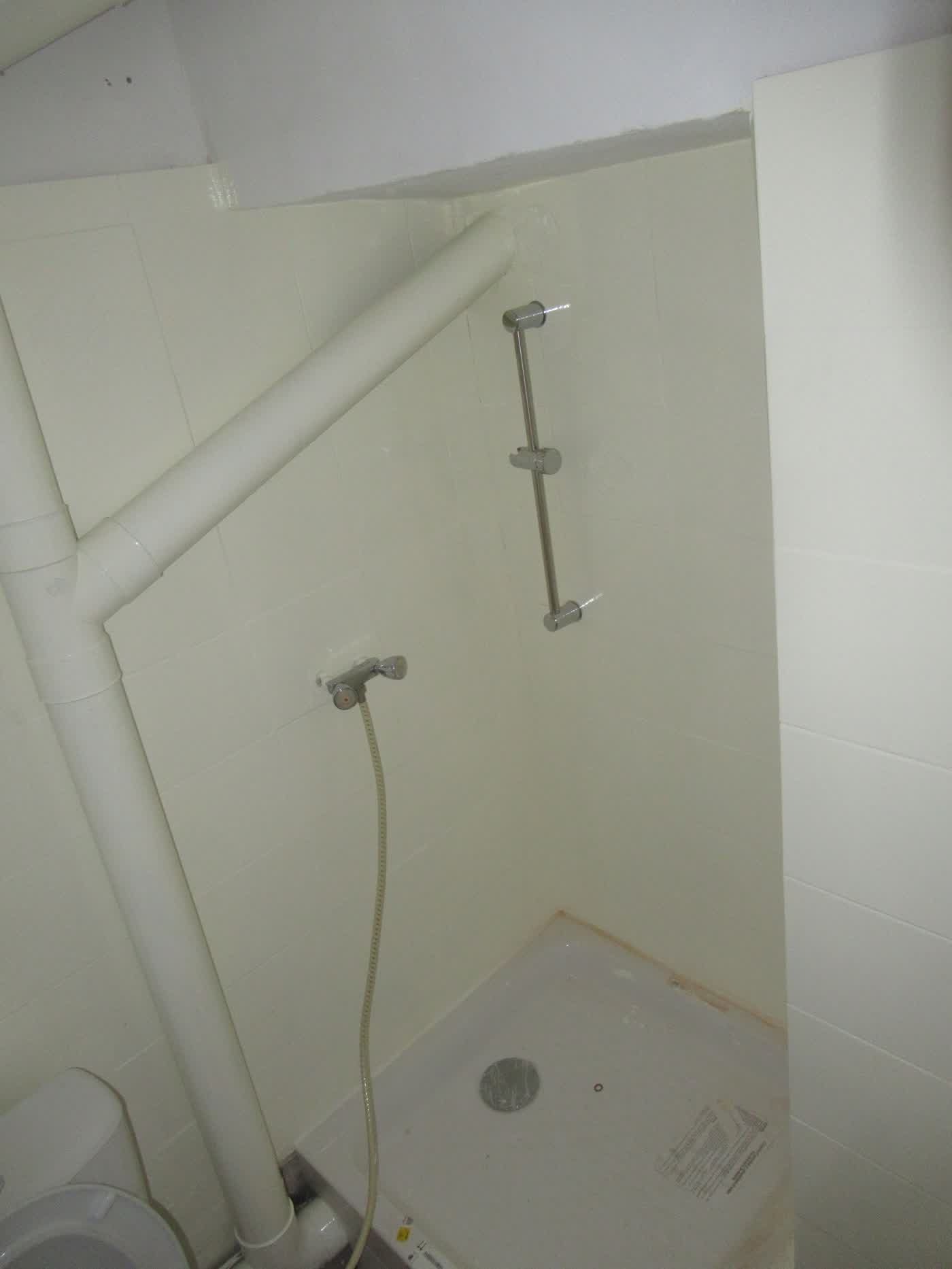 Receveur de douche contrôlé en cours de chantier
